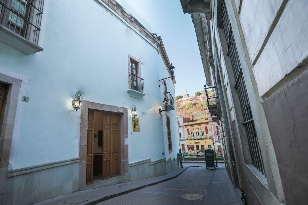 De La Paz